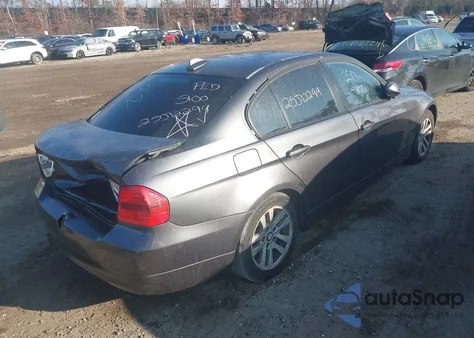 2007 BMW 328Xi из США, поврежденный, VIN WBAVC93517KX56408